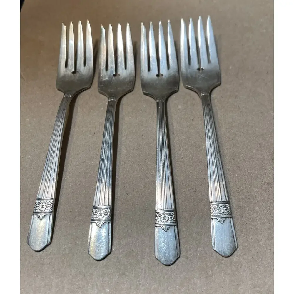 Oneida 1940 SILVER ROSE Silverplate SL&GH Rogers Flatware Set Of 4‎ Salad Forks